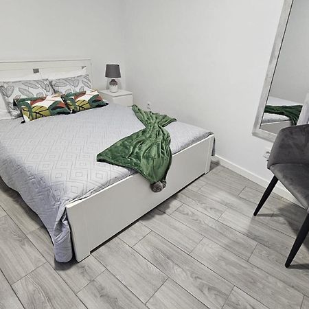 Goncalves Guest House 蓬塔德尔加达 外观 照片